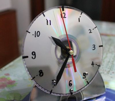 环保DIY：怎么利用废光盘做时钟