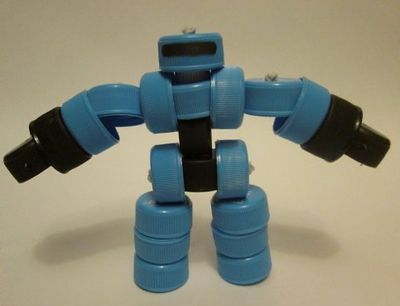 利用废瓶盖制作身体可以自由扭动的机器人战警