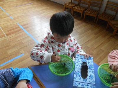 生活中的废品利用育儿法，不花一分钱让孩子越玩越聪明