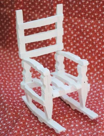 如何利用木夹做小椅子手工艺品教程