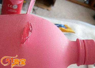 利用废品上门回收中旧饮料瓶DIY实用可爱粉色小猪钱罐