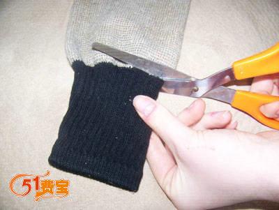 最简单的DIY，用旧袜子做护腕