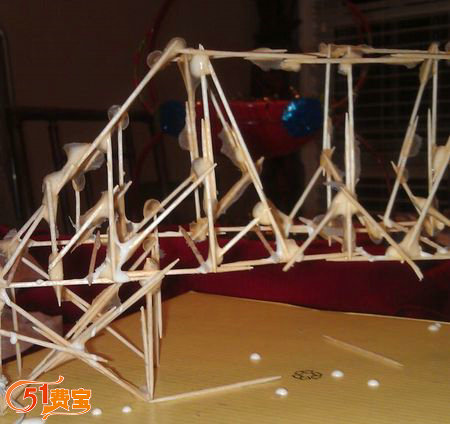用过的牙签制作桥梁模型
