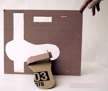 家居应急必备，硬纸板DIY的一次性拖鞋