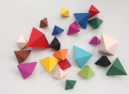 怎样折纸做彩虹小金字塔