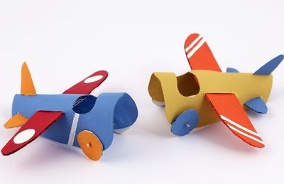 卫生纸芯筒变废为宝DIY幼儿园小手工飞机