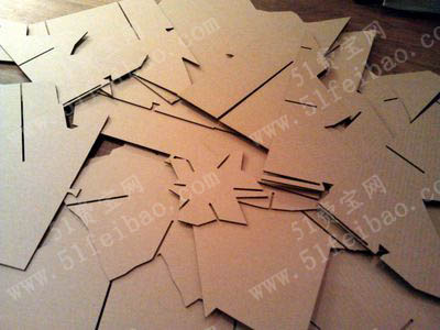 怎么把废弃纸皮箱做成纸板圣诞树