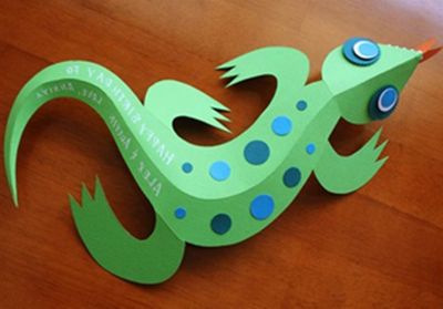 利用卡纸动手做立体剪纸蜥蜴等小动物