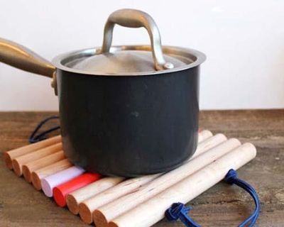 利用木棍怎么做一个简单的diy锅垫