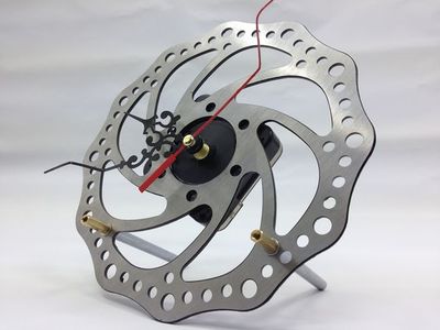改造废弃自行车刹车盘做个性机械时钟