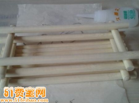 利用废旧筷子怎么做笔筒教程