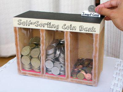 用木板做一个多格的投币储蓄罐
