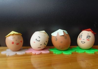 幼儿园手工之鸡蛋壳不倒翁的做法