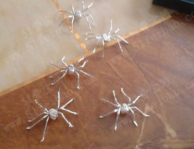 如何利用口香糖包装纸做锡纸小蜘蛛