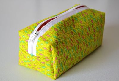 怎么做大方美观的布艺笔袋制作图解步骤