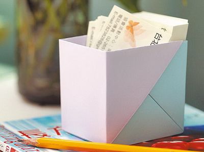 折纸制作伸缩式双色名片盒和笔筒