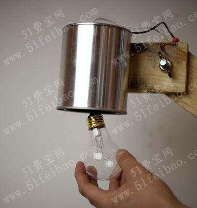 铁罐和废木板diy加工手工台灯，自制可伸缩台灯