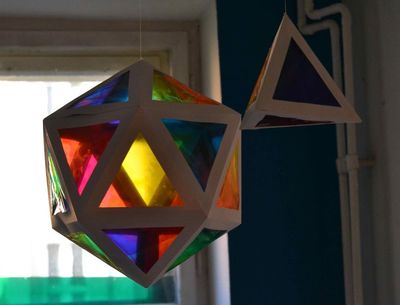 怎么DIY立体纸板彩色几何挂饰