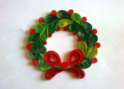 普通手工 > 详细内容    用一个周末下午的时间来制作这个diy花圈是