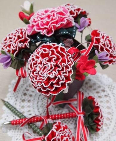 手工制作可以插在花瓶里当摆设的鲜花圆珠笔