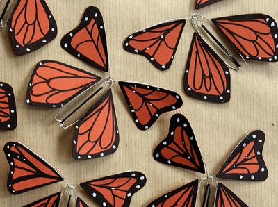 手工diy逼真的的简单玩具昆虫：会振翅飞翔的蝴蝶
